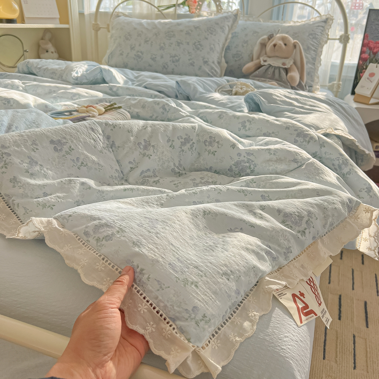 罗亿家纺 2026新款全棉镂空花边云感双层纱夏被四件套 蓝萱