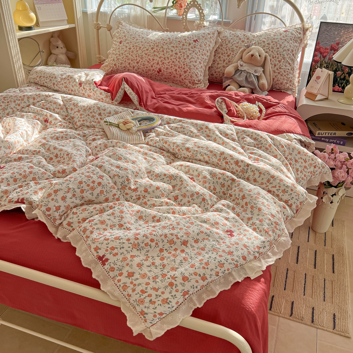 91家纺网 家纺一手货源 找家纺 罗亿家纺 2026新款全棉镂空花边云感双层纱夏被四件套 赫本小姐