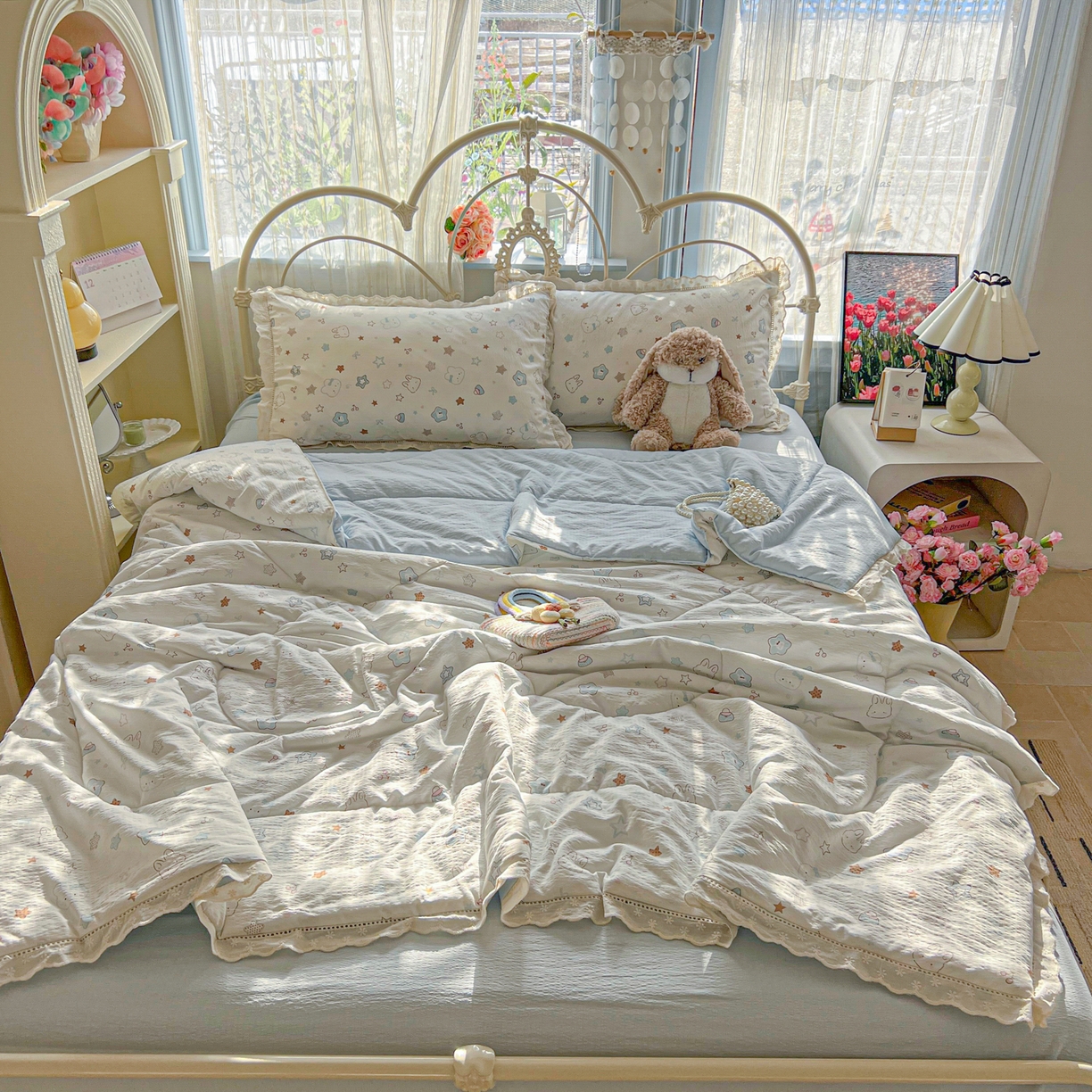 91家纺网 家纺一手货源 找家纺 罗亿家纺 2026新款全棉镂空花边云感双层纱夏被四件套 星星兔
