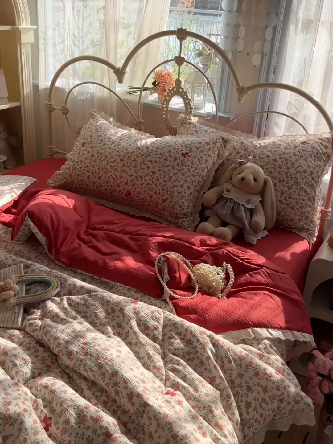 91家纺网 家纺一手货源 找家纺 罗亿家纺 2026新款全棉镂空花边云感双层纱夏被四件套 赫本小姐