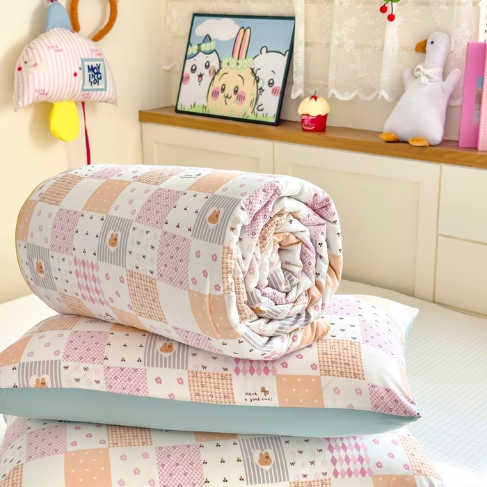 91家纺网 家纺一手货源 找家纺 金蕊阁 2025新款A类水洗双层纱夏被大豆夏被夏凉被空调被拼格小兔