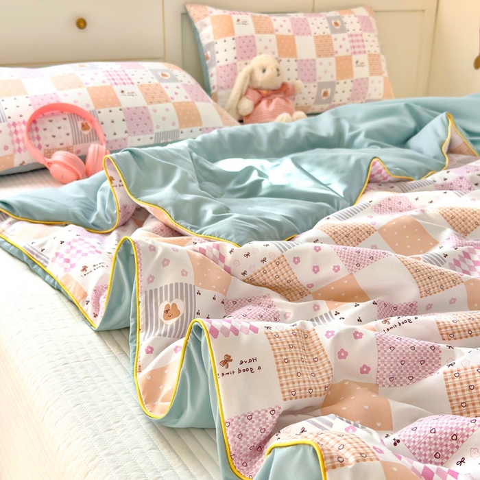 91家纺网 家纺一手货源 找家纺 金蕊阁 2025新款A类水洗双层纱夏被大豆夏被夏凉被空调被拼格小兔