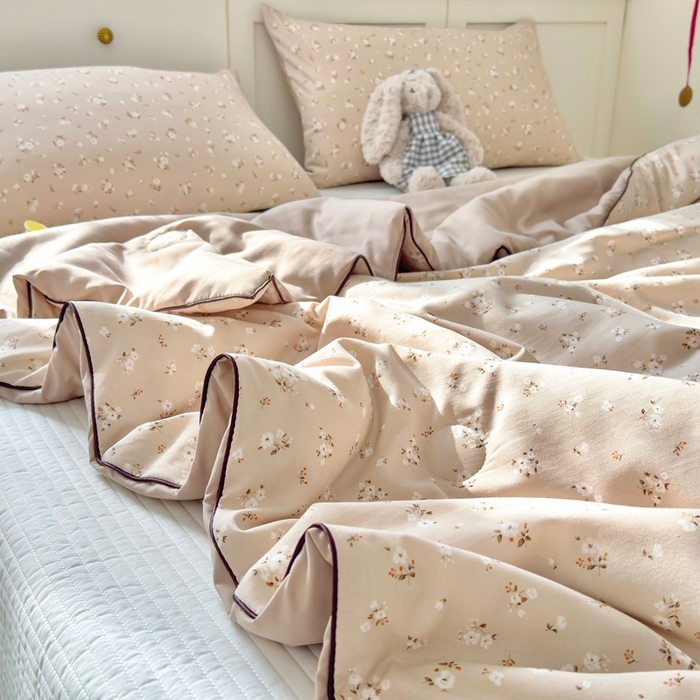 91家纺网 家纺一手货源 找家纺 金蕊阁 2025新款A类水洗双层纱夏被大豆夏被夏凉被空调被绒花语