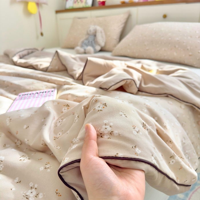 91家纺网 家纺一手货源 找家纺 金蕊阁 2025新款A类水洗双层纱夏被大豆夏被夏凉被空调被绒花语