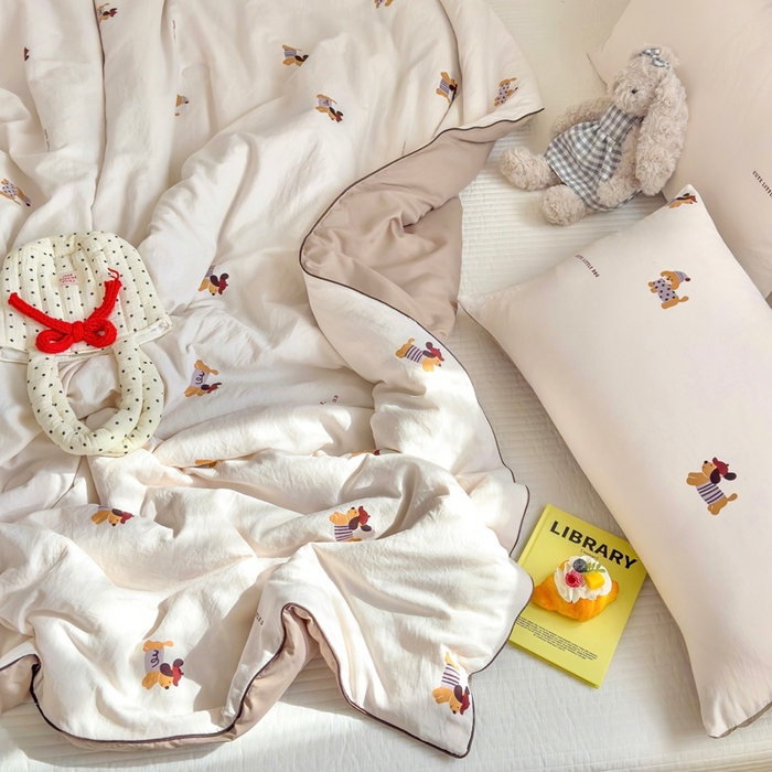 91家纺网 家纺一手货源 找家纺 金蕊阁 2025新款A类水洗双层纱夏被大豆夏被夏凉被空调被线条小狗