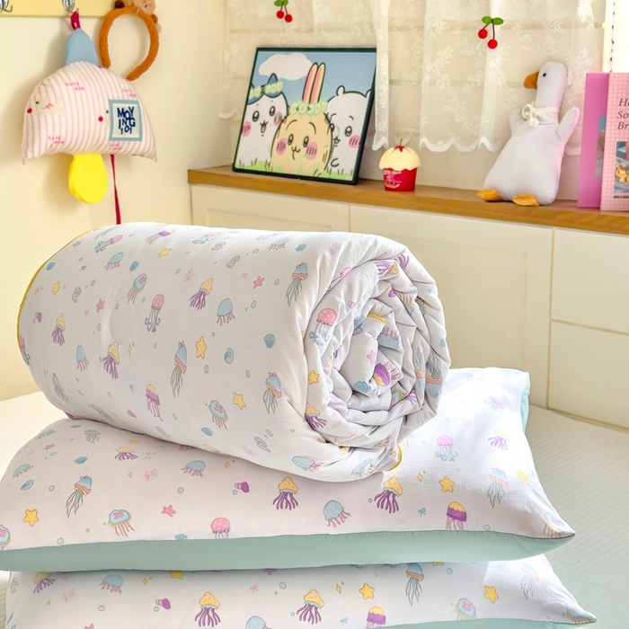 91家纺网 家纺一手货源 找家纺 金蕊阁 2025新款A类水洗双层纱夏被大豆夏被夏凉被空调被星落水母湾