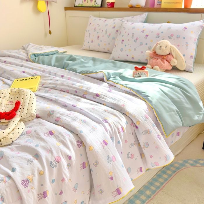 91家纺网 家纺一手货源 找家纺 金蕊阁 2025新款A类水洗双层纱夏被大豆夏被夏凉被空调被星落水母湾