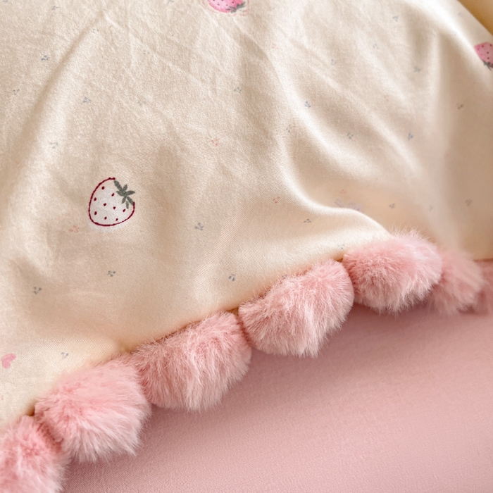 91家纺网 家纺一手货源 找家纺 鑫利来家纺 2026新款毛球款四件套古法水洗棉韩式法式花边四件套被套学生床单三件套 毛球款-草莓