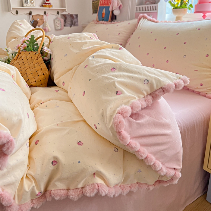 91家纺网 家纺一手货源 找家纺 鑫利来家纺 2026新款毛球款四件套古法水洗棉韩式法式花边四件套被套学生床单三件套 毛球款-草莓