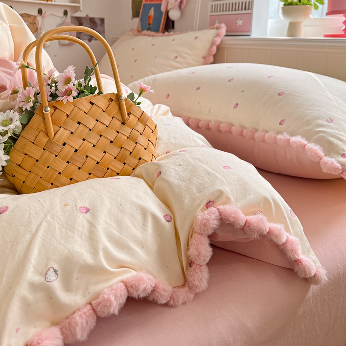 91家纺网 家纺一手货源 找家纺 鑫利来家纺 2026新款毛球款四件套古法水洗棉韩式法式花边四件套被套学生床单三件套 毛球款-草莓