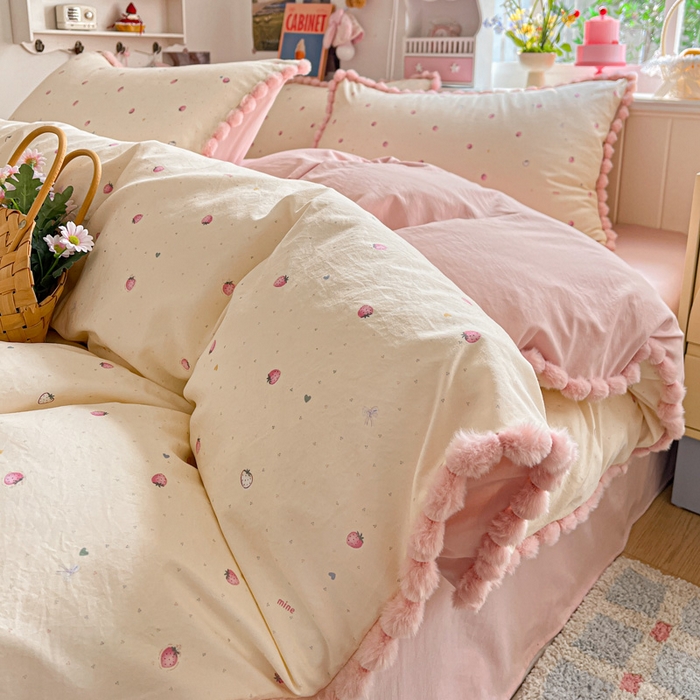 91家纺网 家纺一手货源 找家纺 鑫利来家纺 2026新款毛球款四件套古法水洗棉韩式法式花边四件套被套学生床单三件套 毛球款-草莓