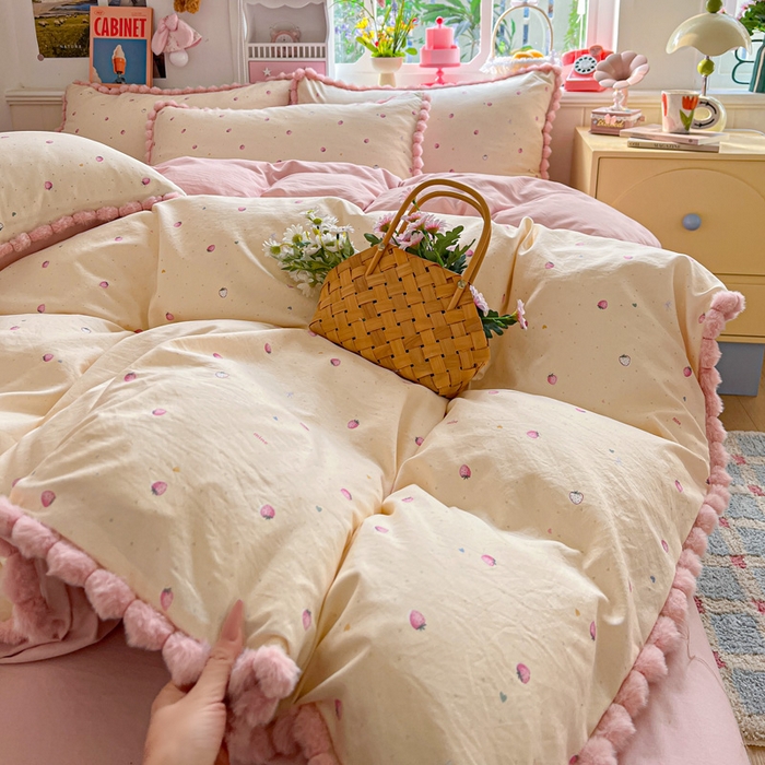 91家纺网 家纺一手货源 找家纺 鑫利来家纺 2026新款毛球款四件套古法水洗棉韩式法式花边四件套被套学生床单三件套 毛球款-草莓