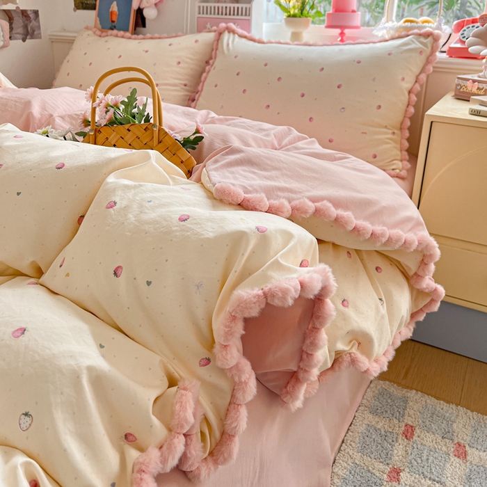 91家纺网 家纺一手货源 找家纺 鑫利来家纺 2026新款毛球款四件套古法水洗棉韩式法式花边四件套被套学生床单三件套 毛球款-草莓