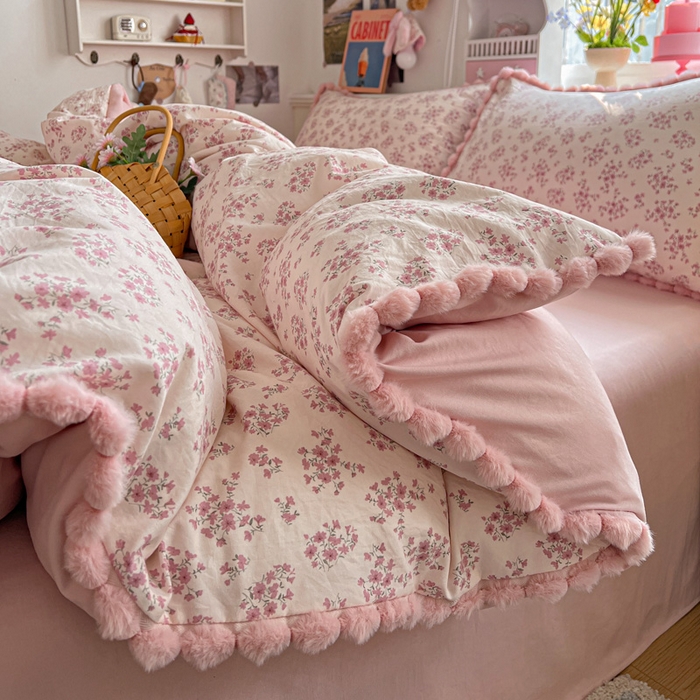 91家纺网 家纺一手货源 找家纺 鑫利来家纺 2026新款毛球款四件套古法水洗棉韩式法式花边四件套被套学生床单三件套 毛球款-七分甜