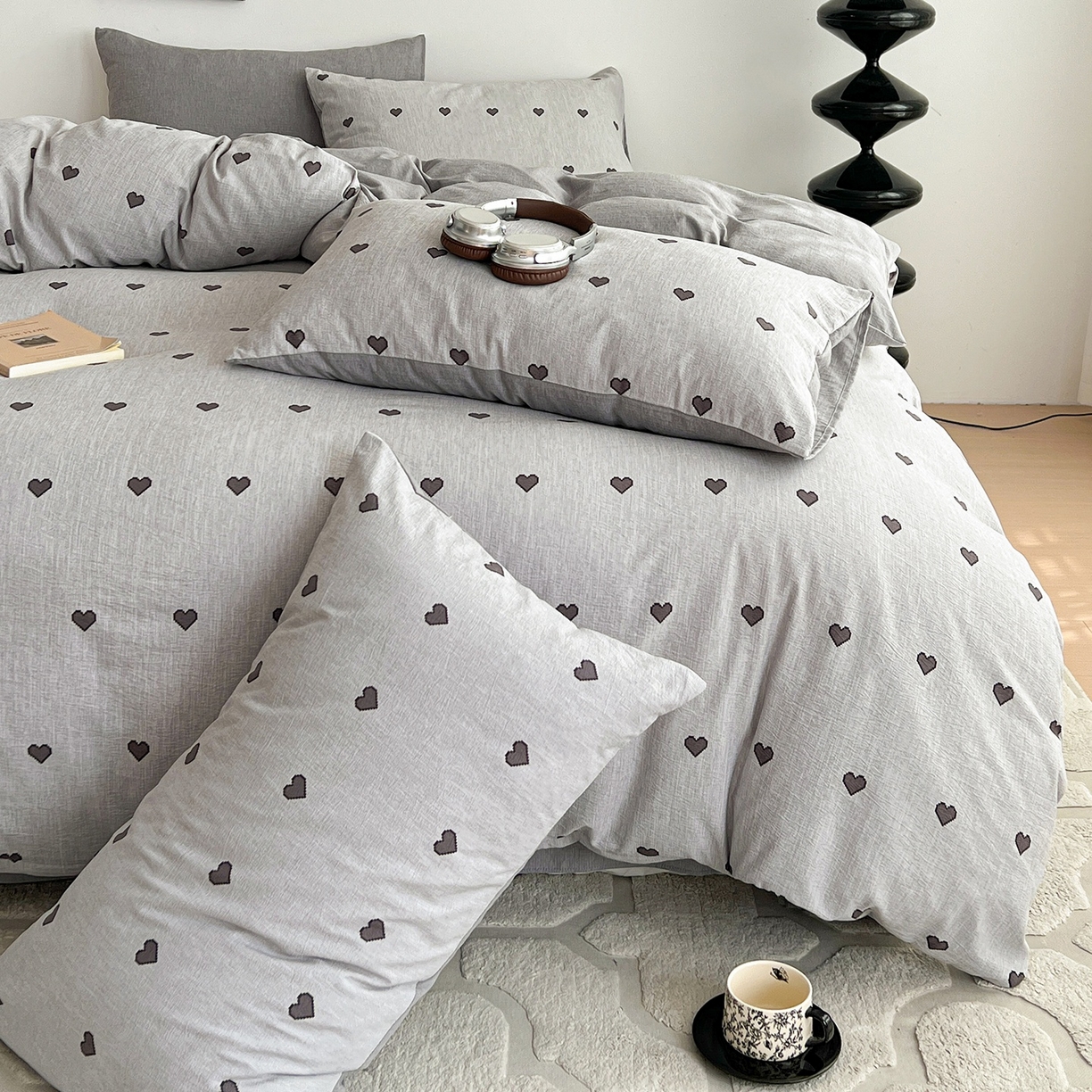 91家纺网 家纺一手货源 找家纺 弗苓家纺 2026春季新款高克重加厚色织提花四件套 爱心灰