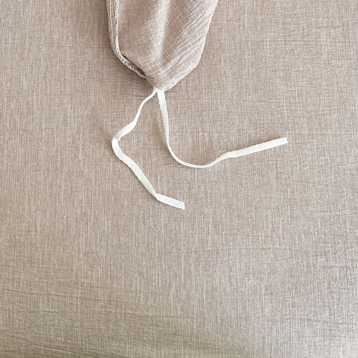 91家纺网 家纺一手货源 找家纺 弗苓家纺 2026春季新款高克重加厚色织提花四件套 爱心咖