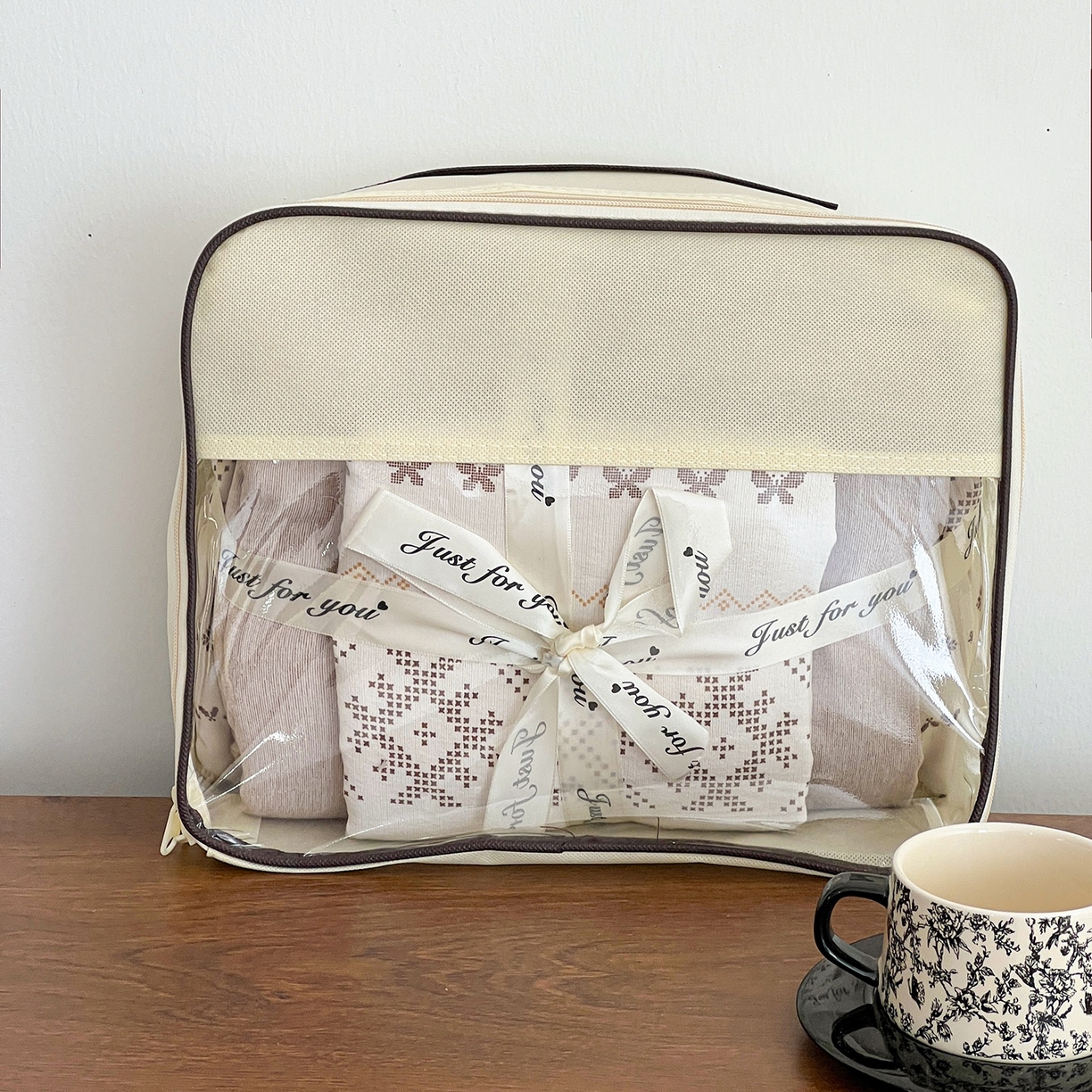 91家纺网 家纺一手货源 找家纺 弗苓家纺 2026春季新款高克重加厚色织提花四件套 北欧风情