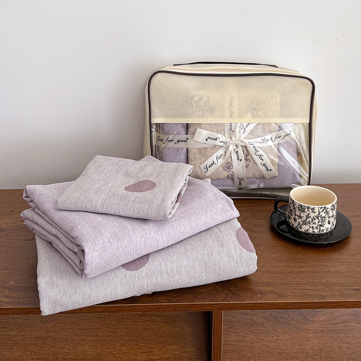 91家纺网 家纺一手货源 找家纺 弗苓家纺 2026春季新款高克重加厚色织提花四件套 波尔紫