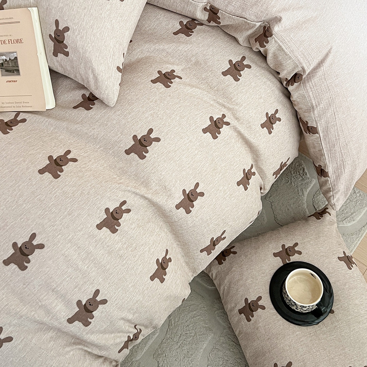 91家纺网 家纺一手货源 找家纺 弗苓家纺 2026春季新款高克重加厚色织提花四件套 布偶熊