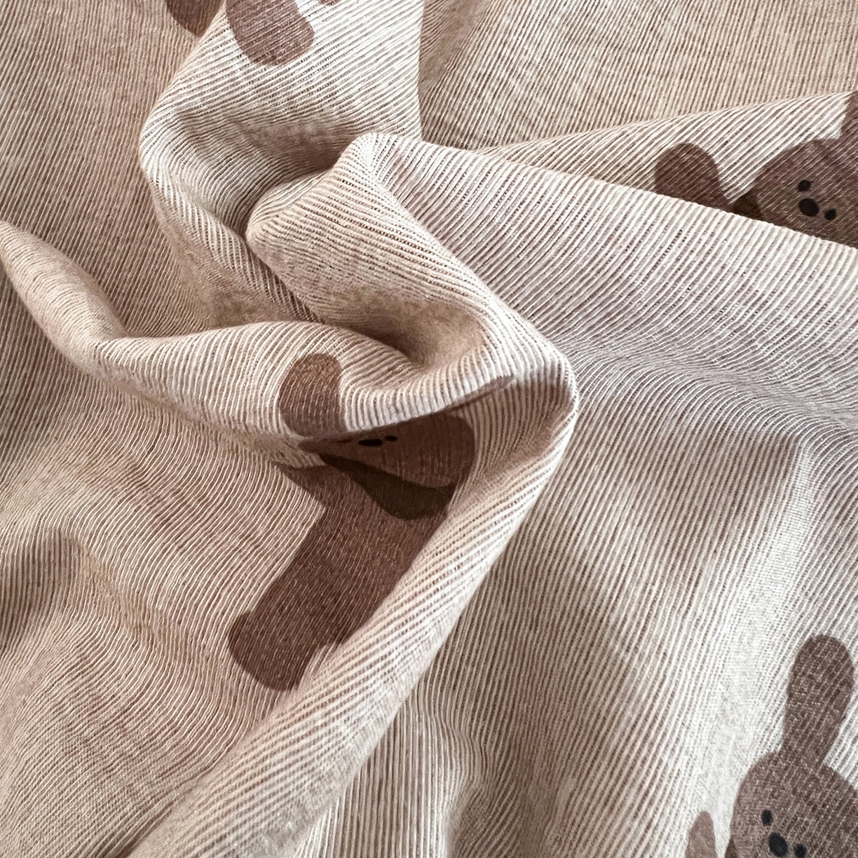 91家纺网 家纺一手货源 找家纺 弗苓家纺 2026春季新款高克重加厚色织提花四件套 布偶熊