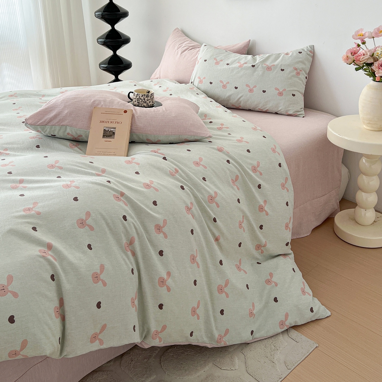 91家纺网 家纺一手货源 找家纺 弗苓家纺 2026春季新款高克重加厚色织提花四件套 红棕小兔