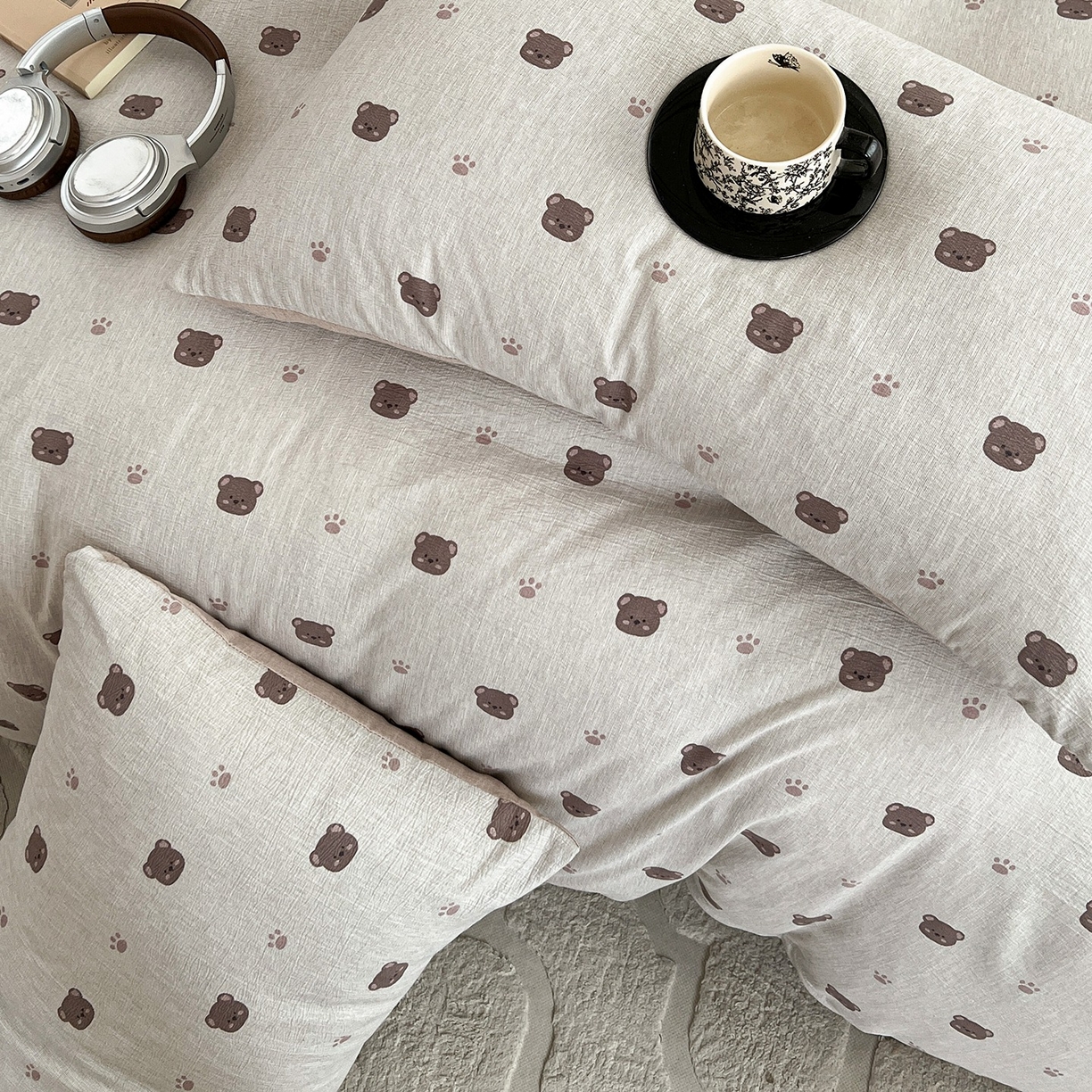 91家纺网 家纺一手货源 找家纺 弗苓家纺 2026春季新款高克重加厚色织提花四件套 咖啡小熊