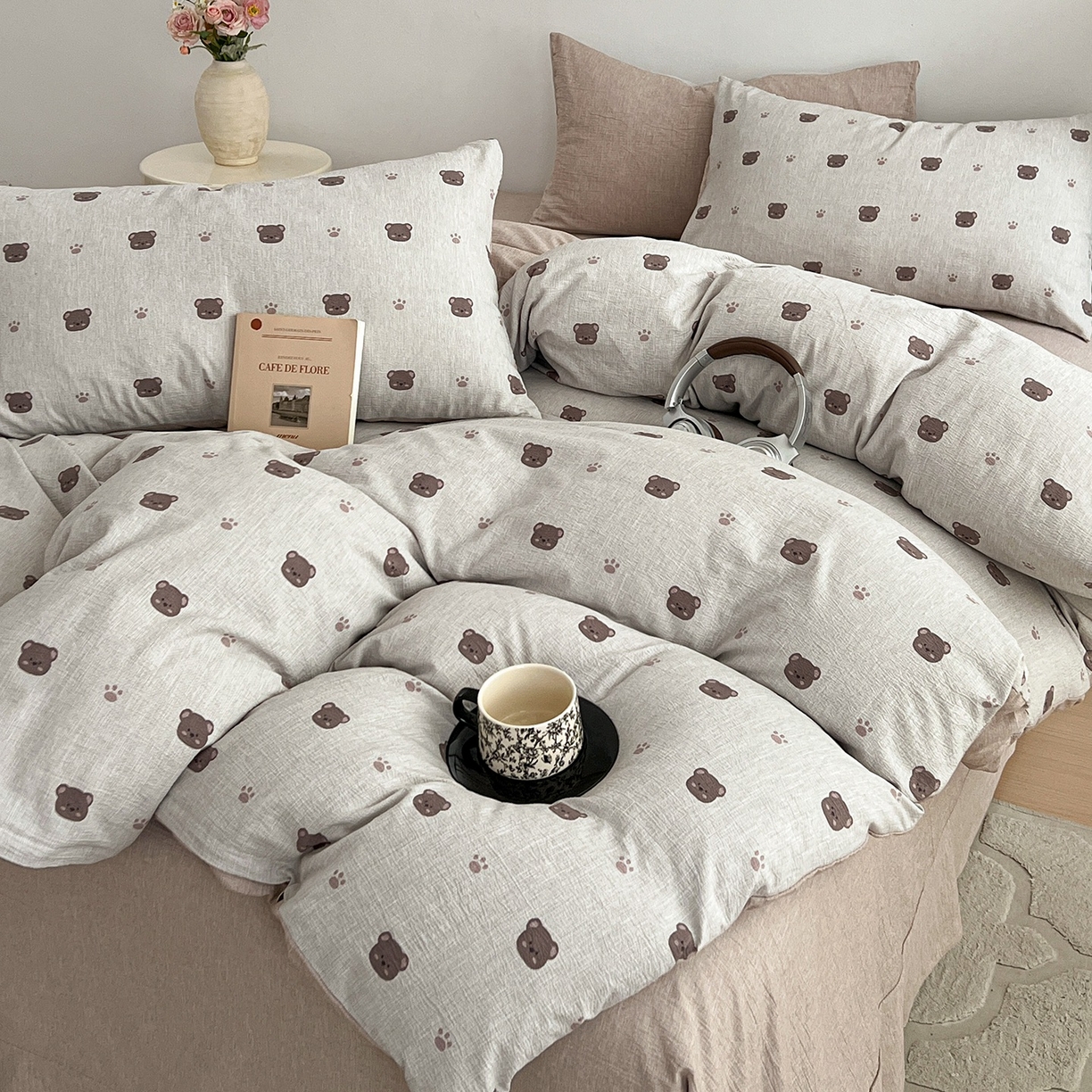 91家纺网 家纺一手货源 找家纺 弗苓家纺 2026春季新款高克重加厚色织提花四件套 咖啡小熊