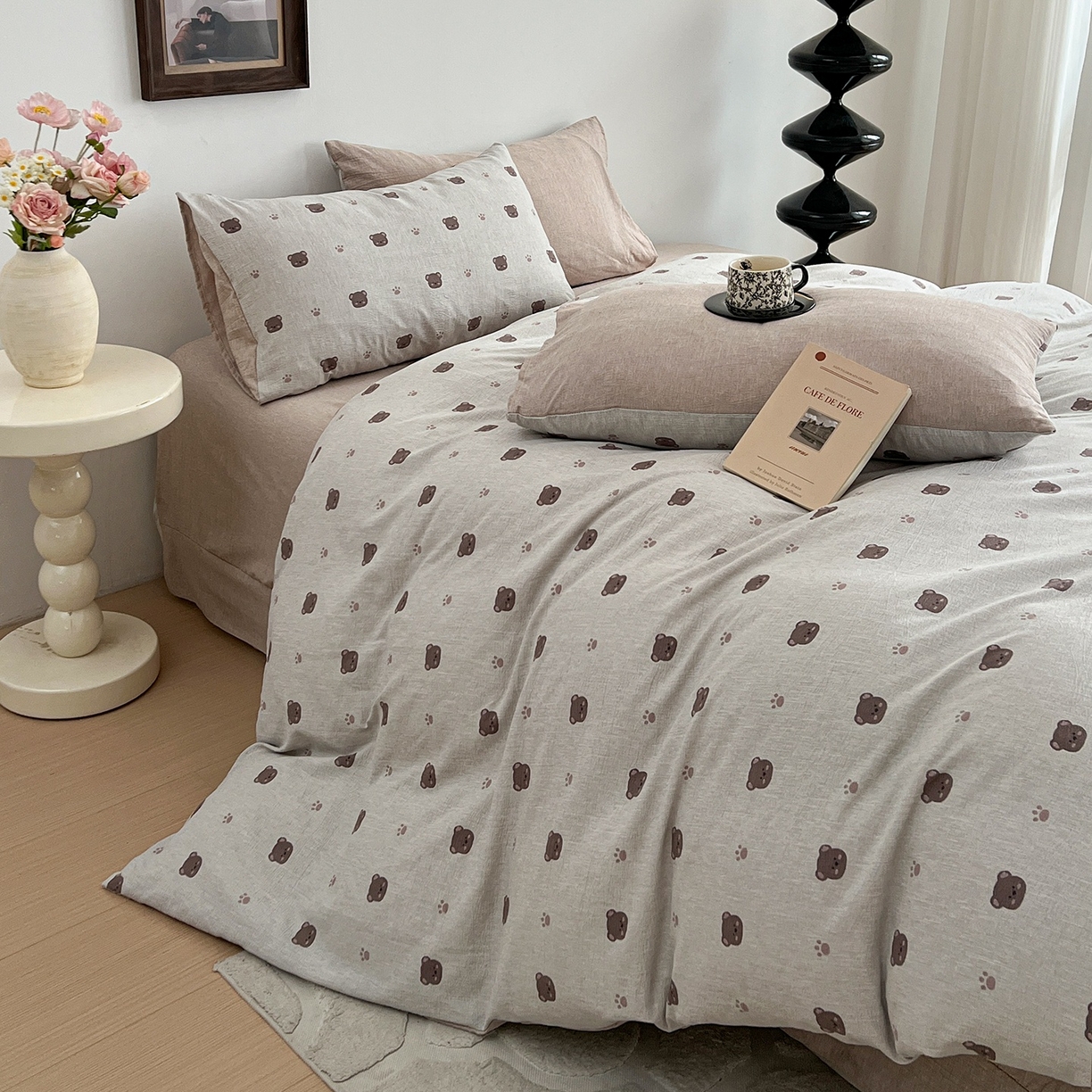 91家纺网 家纺一手货源 找家纺 弗苓家纺 2026春季新款高克重加厚色织提花四件套 咖啡小熊