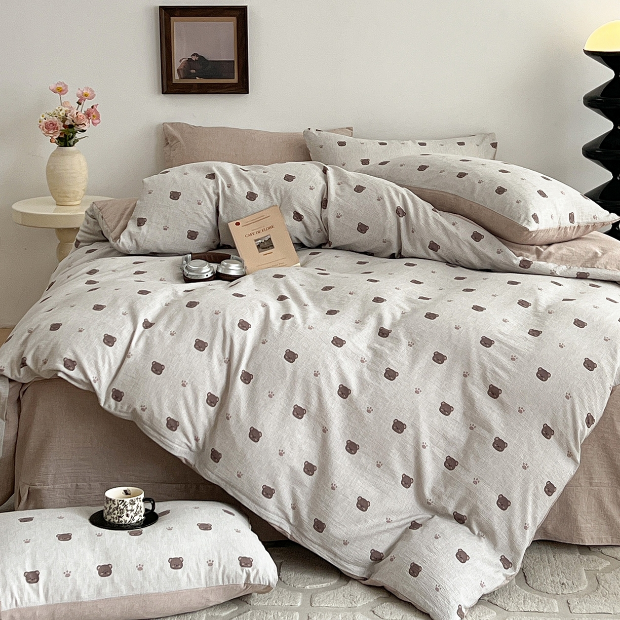 91家纺网 家纺一手货源 找家纺 弗苓家纺 2026春季新款高克重加厚色织提花四件套 咖啡小熊