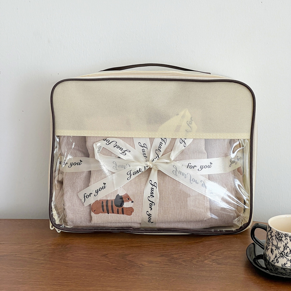 91家纺网 家纺一手货源 找家纺 弗苓家纺 2026春季新款高克重加厚色织提花四件套 腊肠狗