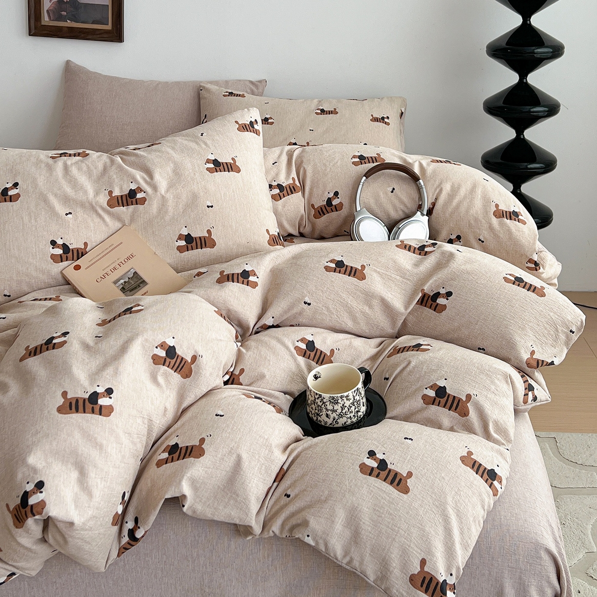 91家纺网 家纺一手货源 找家纺 弗苓家纺 2026春季新款高克重加厚色织提花四件套 腊肠狗