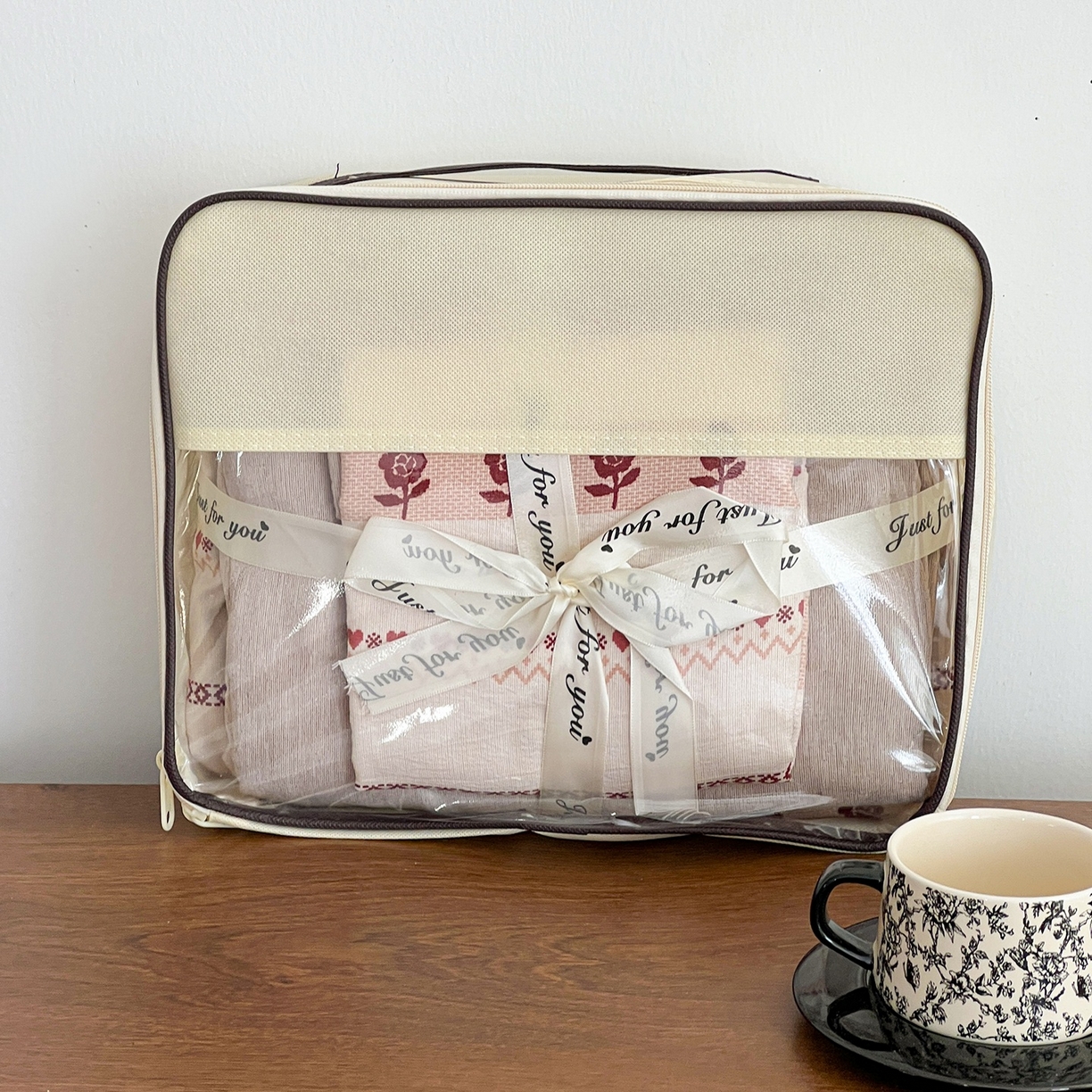 91家纺网 家纺一手货源 找家纺 弗苓家纺 2026春季新款高克重加厚色织提花四件套 玛奇朵