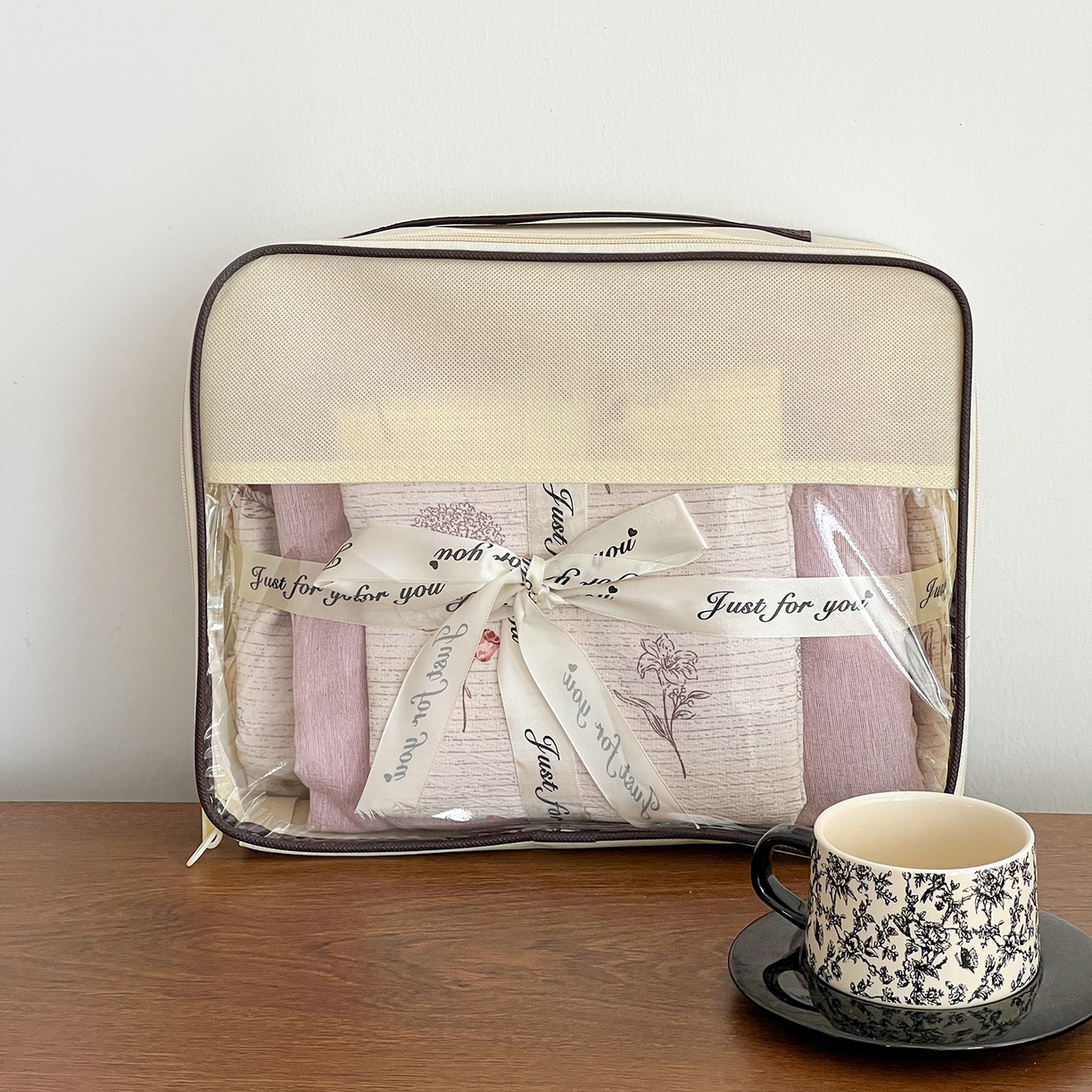 91家纺网 家纺一手货源 找家纺 弗苓家纺 2026春季新款高克重加厚色织提花四件套 美式玫瑰