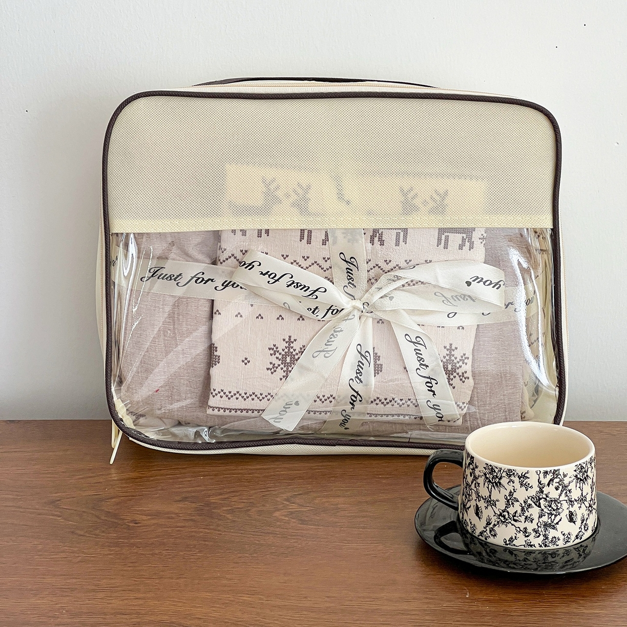 91家纺网 家纺一手货源 找家纺 弗苓家纺 2026春季新款高克重加厚色织提花四件套 麋鹿