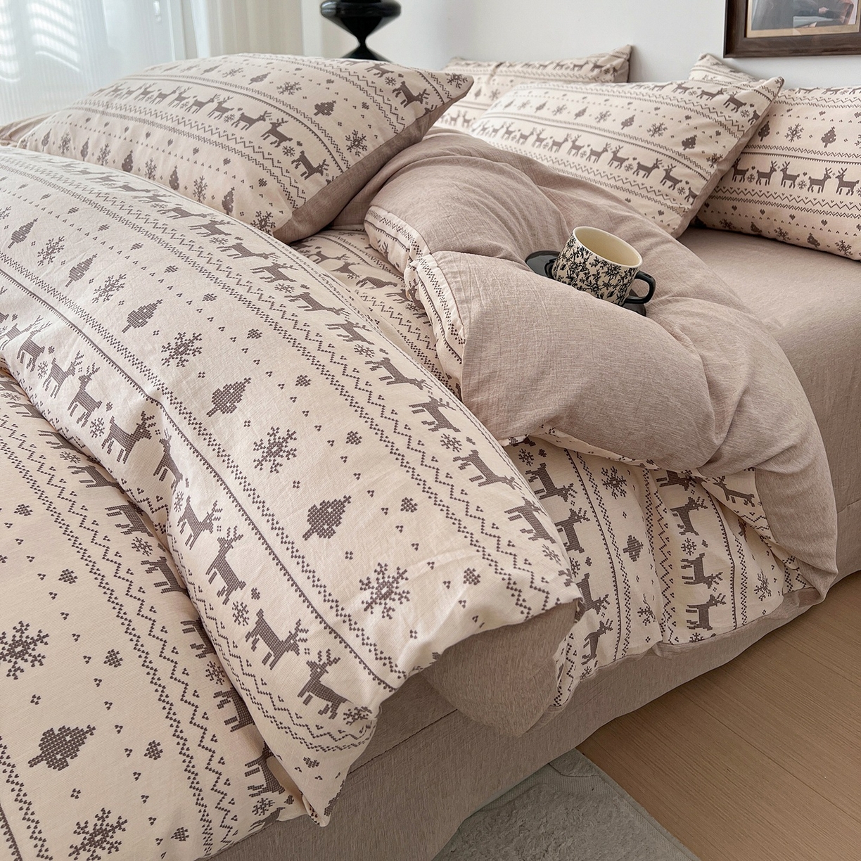 91家纺网 家纺一手货源 找家纺 弗苓家纺 2026春季新款高克重加厚色织提花四件套 麋鹿