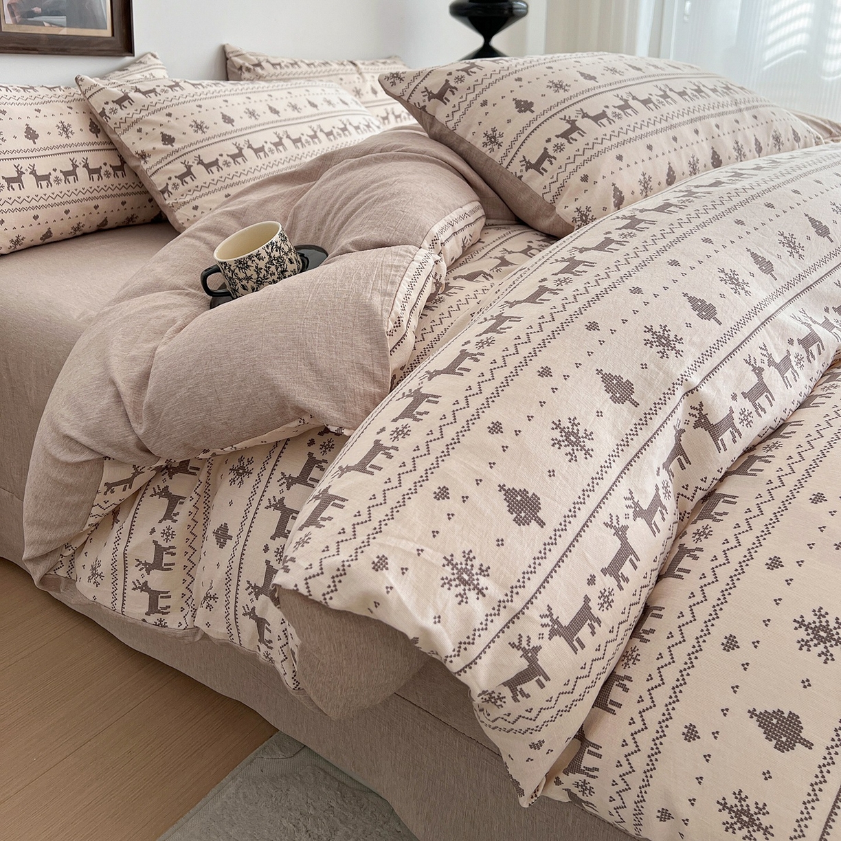 91家纺网 家纺一手货源 找家纺 弗苓家纺 2026春季新款高克重加厚色织提花四件套 麋鹿