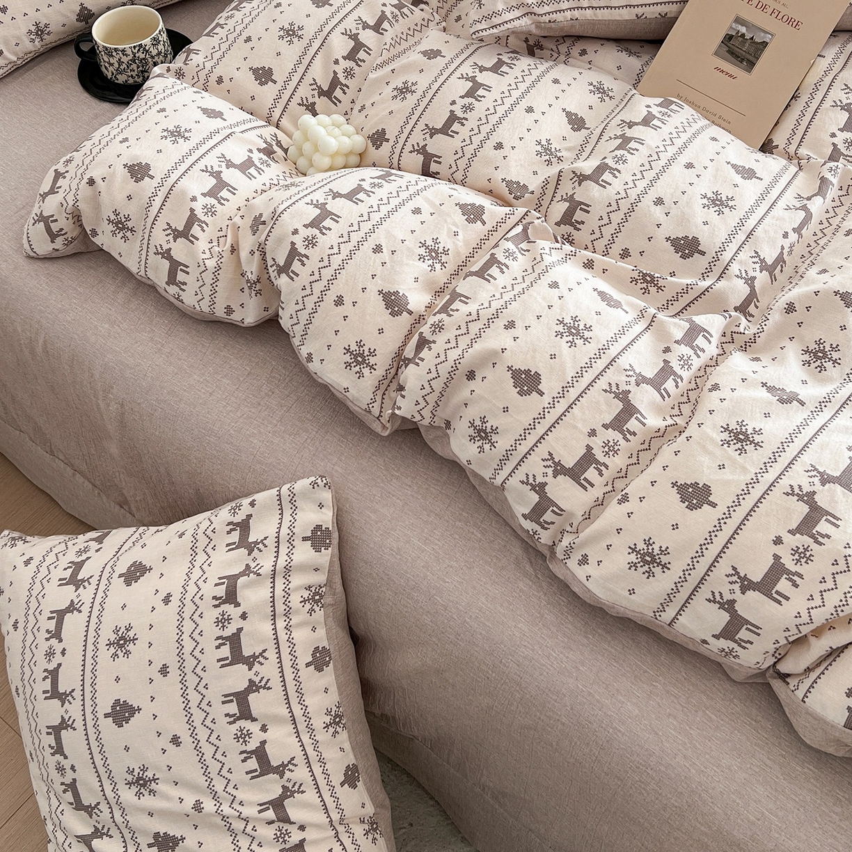 91家纺网 家纺一手货源 找家纺 弗苓家纺 2026春季新款高克重加厚色织提花四件套 麋鹿