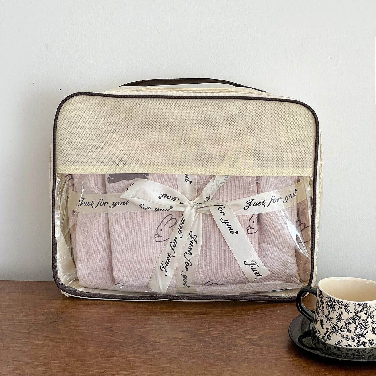 91家纺网 家纺一手货源 找家纺 弗苓家纺 2026春季新款高克重加厚色织提花四件套 米菲兔