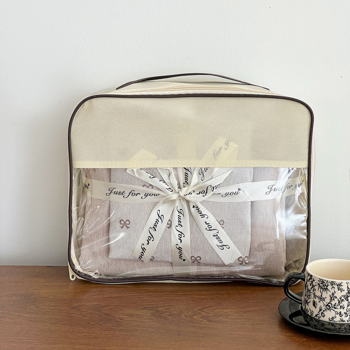 91家纺网 家纺一手货源 找家纺 弗苓家纺 2026春季新款高克重加厚色织提花四件套 幸运小马