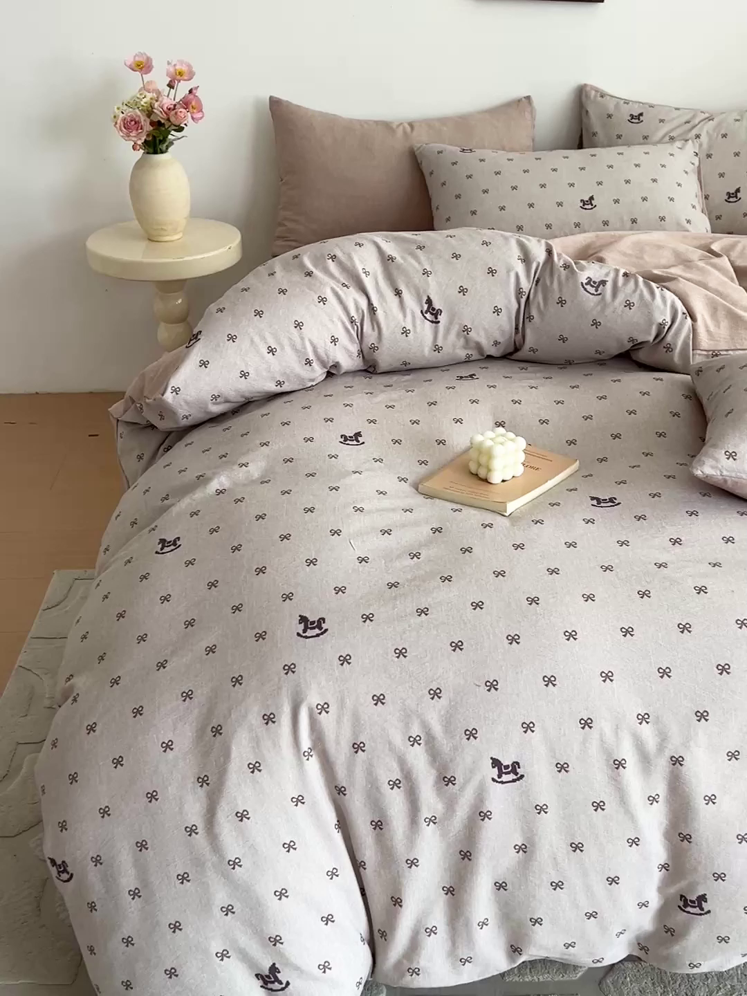 91家纺网 家纺一手货源 找家纺 弗苓家纺 2026春季新款高克重加厚色织提花四件套 幸运小马