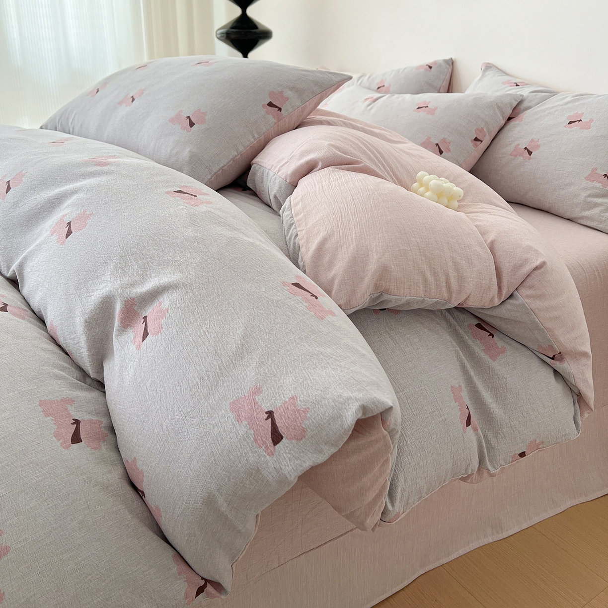 91家纺网 家纺一手货源 找家纺 弗苓家纺 2026春季新款高克重加厚色织提花四件套 雪纳瑞