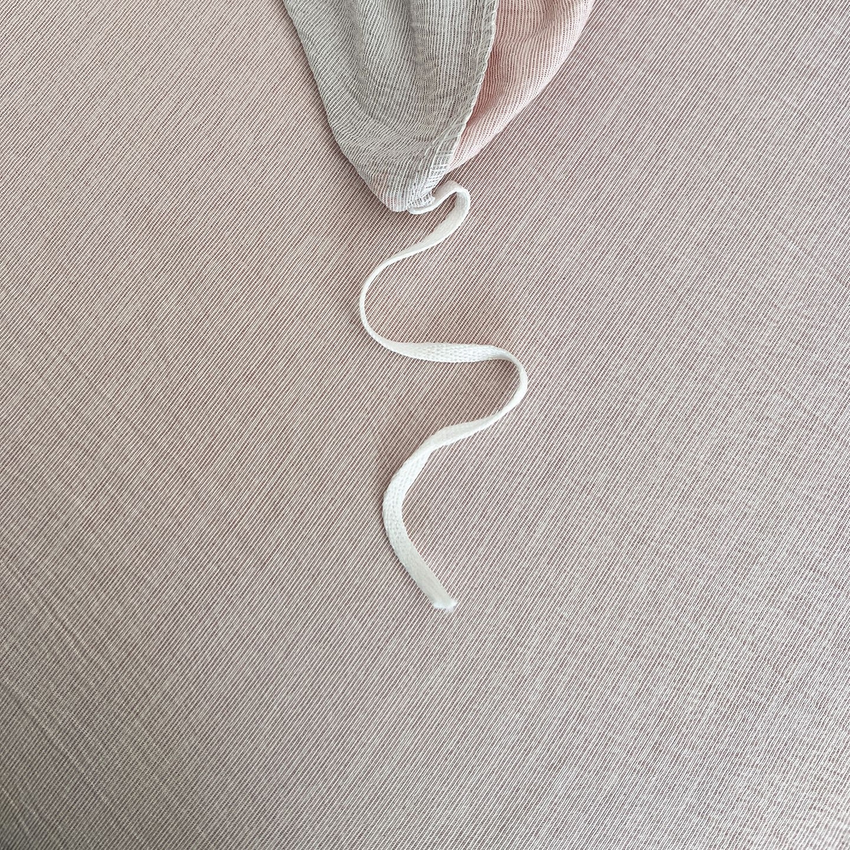 91家纺网 家纺一手货源 找家纺 弗苓家纺 2026春季新款高克重加厚色织提花四件套 雪纳瑞