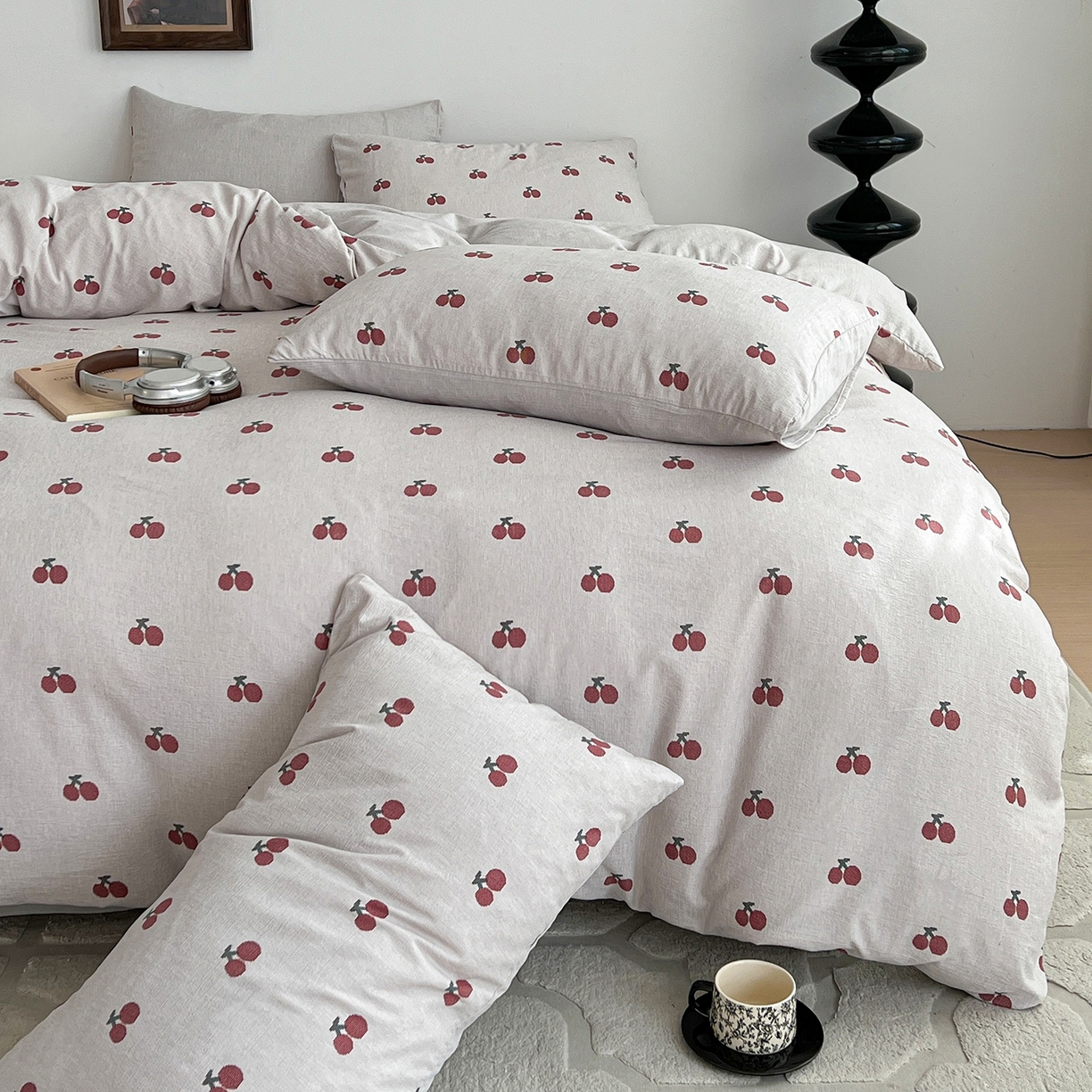 91家纺网 家纺一手货源 找家纺 弗苓家纺 2026春季新款高克重加厚色织提花四件套 樱桃布蕾