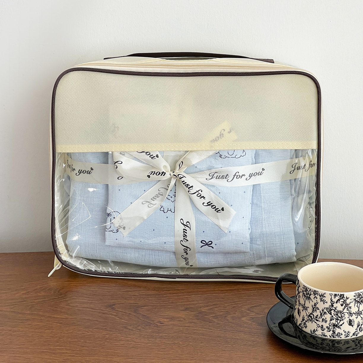 91家纺网 家纺一手货源 找家纺 弗苓家纺 2026春季新款高克重加厚色织提花四件套 月兔