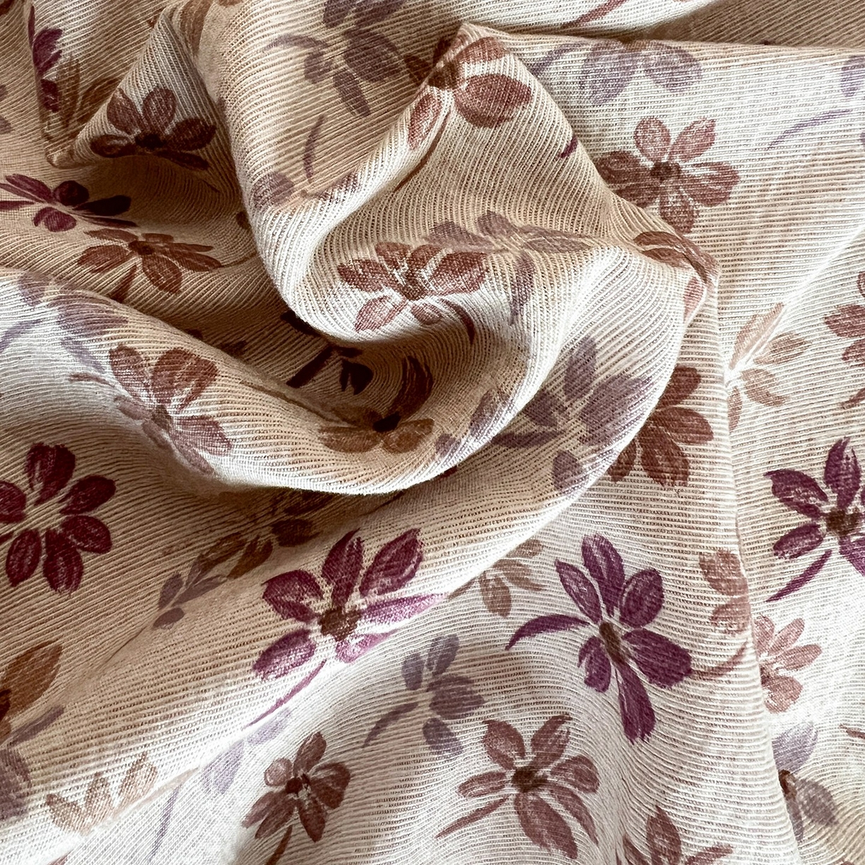 91家纺网 家纺一手货源 找家纺 弗苓家纺 2026春季新款高克重加厚色织提花四件套 云絮