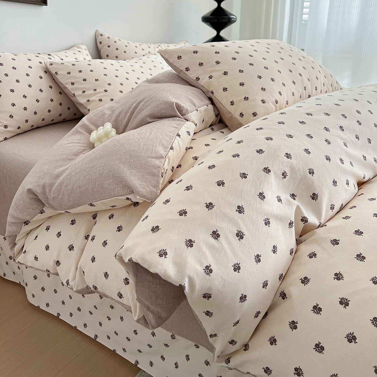 91家纺网 家纺一手货源 找家纺 弗苓家纺 2026春季新款高克重加厚色织提花四件套 知野