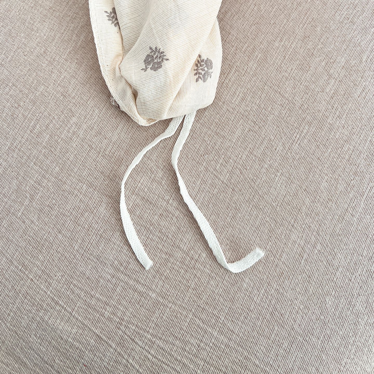 91家纺网 家纺一手货源 找家纺 弗苓家纺 2026春季新款高克重加厚色织提花四件套 知野