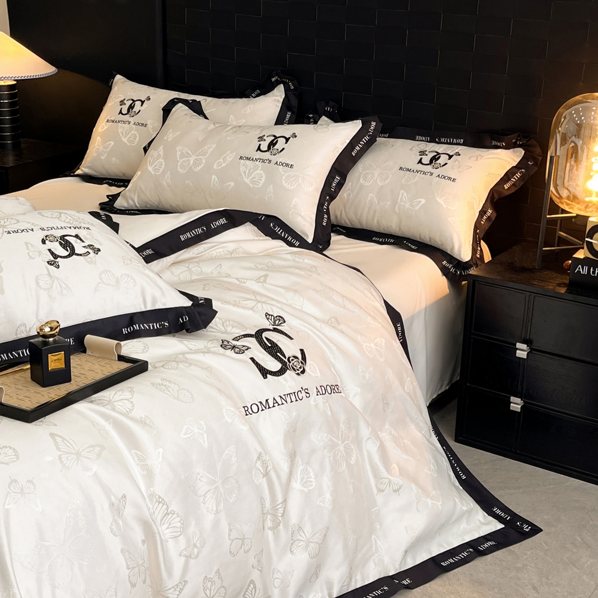 91家纺网 家纺一手货源 找家纺 （总）宇航家纺 2026新款专版厚织亮丝提花水洗真丝四件套梦蝶系列