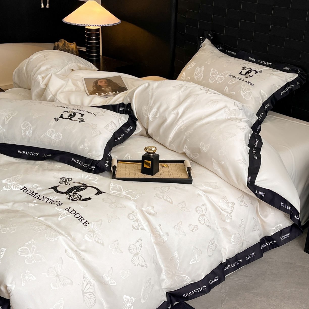 91家纺网 家纺一手货源 找家纺 （总）宇航家纺 2026新款专版厚织亮丝提花水洗真丝四件套梦蝶系列