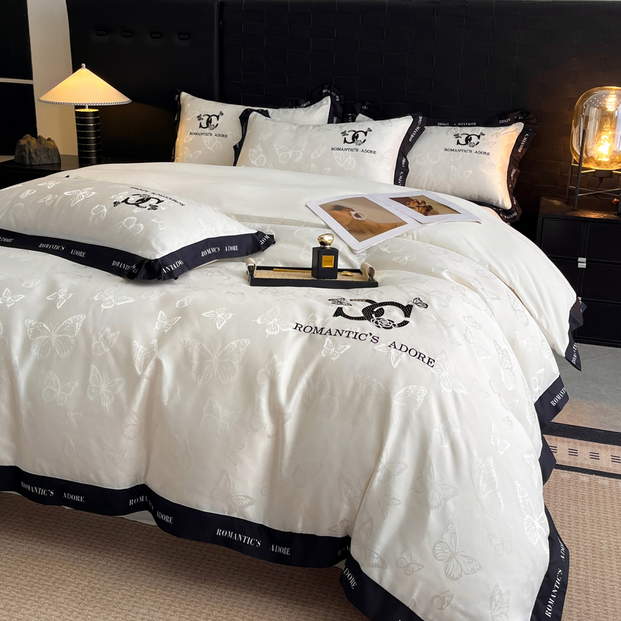 91家纺网 家纺一手货源 找家纺 宇航家纺 2026新款专版厚织亮丝提花水洗真丝四件套梦蝶系列 梦蝶奶白